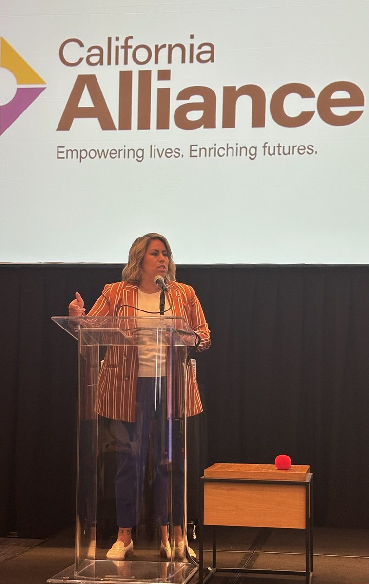 Honored to have such an amazing champion in @CarolineMenjiv3, representing Didi Hirsch in the San Fernando Valley. She joined us at the 2024 CA Alliance Winter Conference this week to share her priorities to drive positive change for youth! #CalAlliance2024 @CaAllianceKIDS