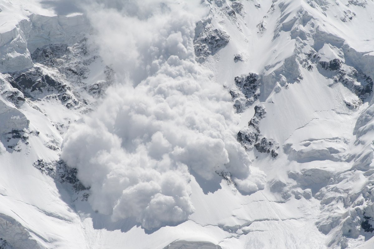 pnBanff's tweet photo. Mise à jour sur les avalanches pour cette fin de semaine! 🏔️❄️➡️ https://t.co/85Mgr9yAgc
⚠️Vérifiez toujours les conditions avalancheuses avant de partir en excursion dans l’arrière-pays : https://t.co/2DBqigourF https://t.co/Bl4ekjee1V