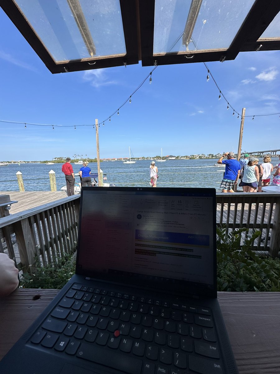Jared_Sawyer1's tweet image. This is the way to finish the work day! #Florida #RiverDeck #FridayFeeling