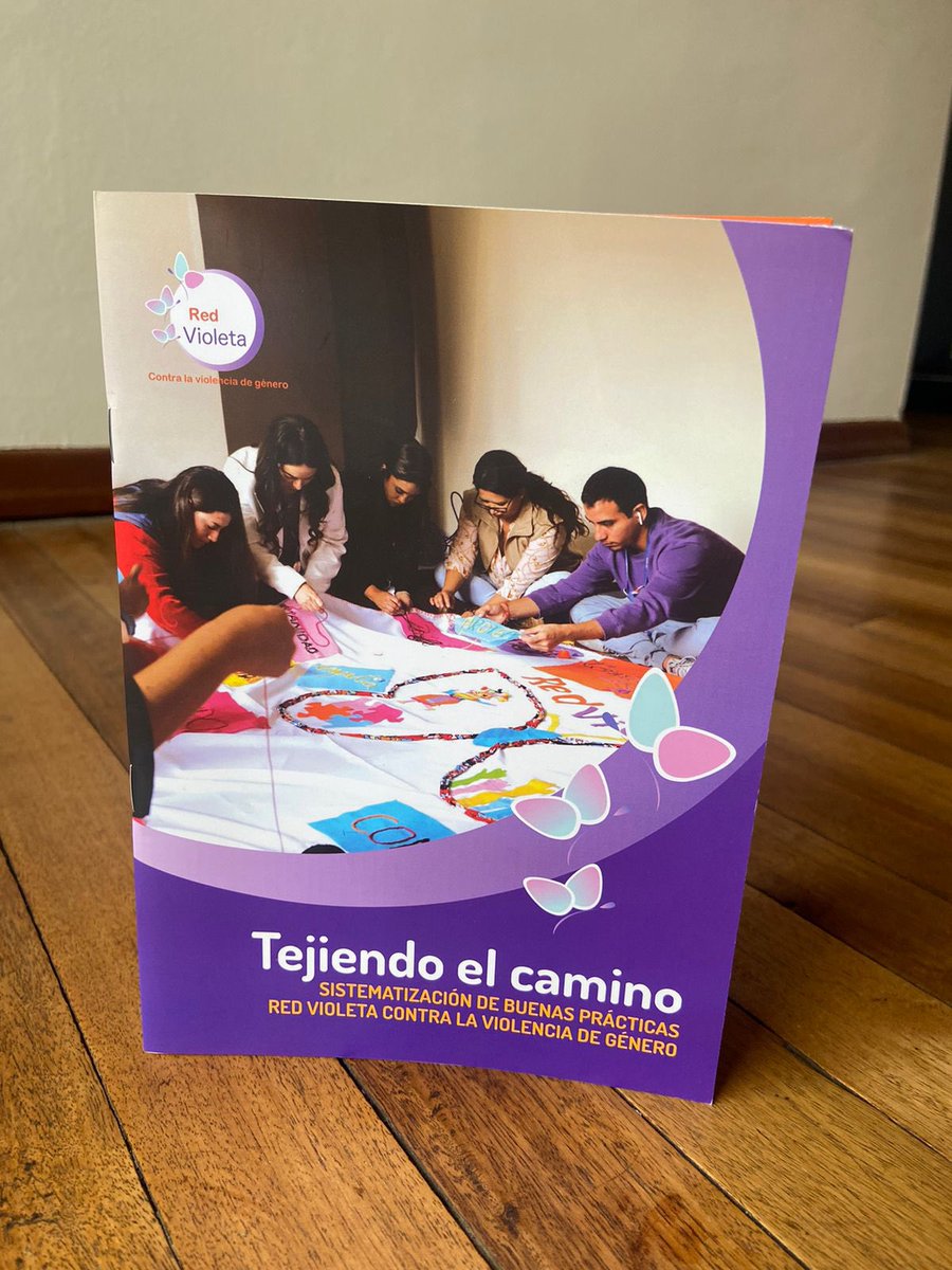 RedVioletaEc's tweet photo. Firma Simbólica de Ratificación del Compromiso Interinstitucional 🖊️📜 
 
Las 21 entidades que conformamos la #RedVioletaUIO nos congregamos hoy para ratificar el compromiso interinstitucional por la protección de derechos de las mujeres, niñez y personas la comunidad LGBTIQ+. https://t.co/uObCj7XvJb