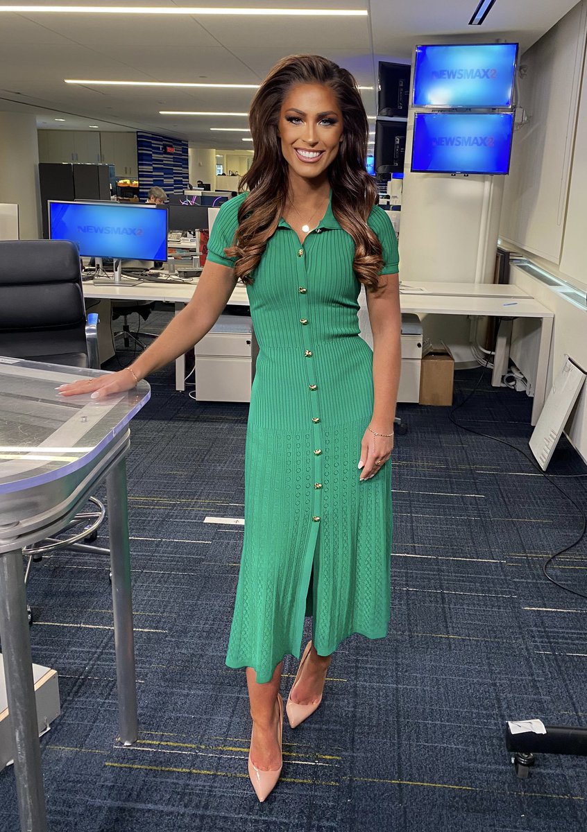 Lucky #Friday 🍀 
Thanks for watching another packed week of #WakeUpAmerica 
#news #newsmax #NYC