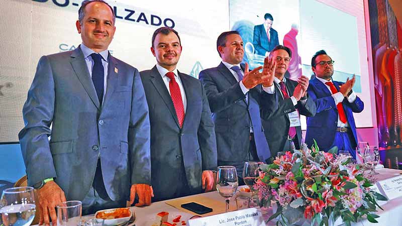 Textileros cierran filas en contra de Shein y Temu

mexicoxport.com/textileros-cie…

#ANAM #CadenadeSuministro #CartaPorte #ComercioExterior #EconomíaMexicana #Exportaciones #Importaciones #Industria #Logística #Mexicoxport #SAT #TMEC