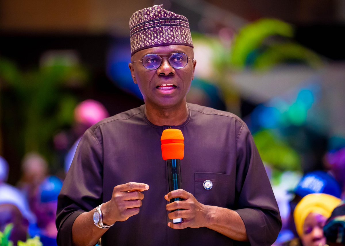 jidesanwoolu's tweet image. Today, at the ongoing 18th Executive and Legislative Parley, I told all elected and appointed public officials that the current hardship facing our country calls for renewed cooperation and higher dedication from all Government officials.

At this point in time, we all need to…