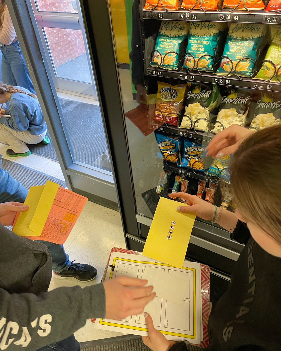Today in #SKChem30, to review Bonding and Organics, students participated in an Amazing Race to find clues and answer questions 🚗✈️🏁🗺️ <a href="/PrairieValleySD/">Prairie Valley School Division</a> #PVSDProud #Chemistry #Engagement