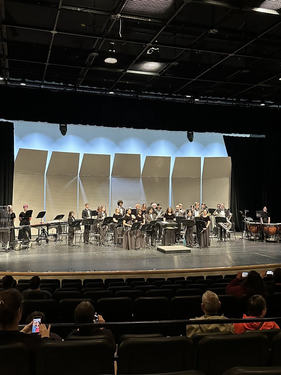 Phenomenal performance by symphonic <a href="/WNHSBands/">WNHS Bands</a> at their District OMEA show tonite!!

#ALLN 🎶