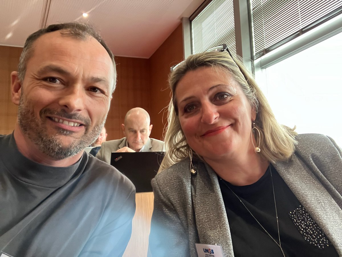 HouriezSchulet1's tweet photo. Partageons plus que du sport Séminaire #CNCE UNSS. Se projeter sur @unss 2024-2028.
Journée riche pour construire des liens réciproques 🤝 chefs d’établissement/acteurs de @unss 
@giraultolivier1 @AmiensUnss 
Un grand merci @davidcacheux DR @AmiensUnss https://t.co/i2TUaXSkiI