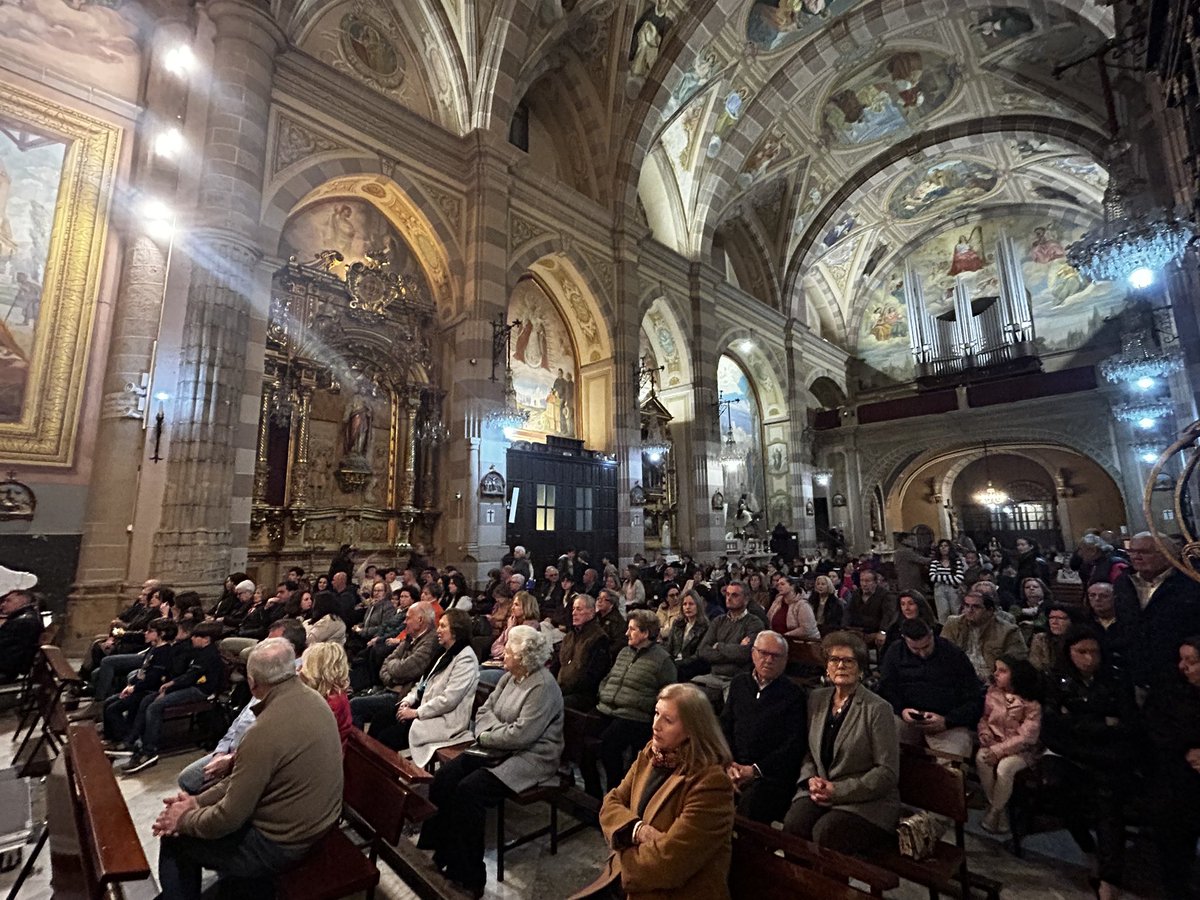 GranPoderAlm's tweet photo. Imágenes del concierto de hoy. 

Realizado a los pies del Señor del Gran Poder con el que hemos dado comienzo a los cultos que se celebran en su honor. https://t.co/p0YlWLBdoz