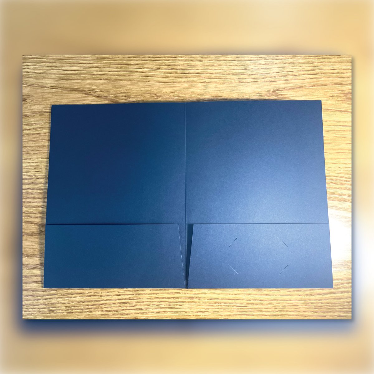 LifeInColors_'s tweet image. Make a statement with our Blue Presentation Folders! Featuring 2 pockets for organized storage and a sleek silver foil logo on the cover, these folders are perfect for showcasing your brand with style. Each detail is crafted with precision in our print shop!
