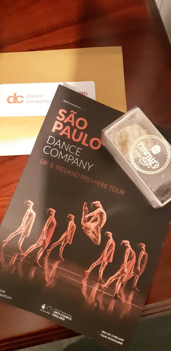 A great press night for Sao Paulo Dance Company. Fab dancing and Brazilian chocolates! @WolvesGrand with @DanceConsortium