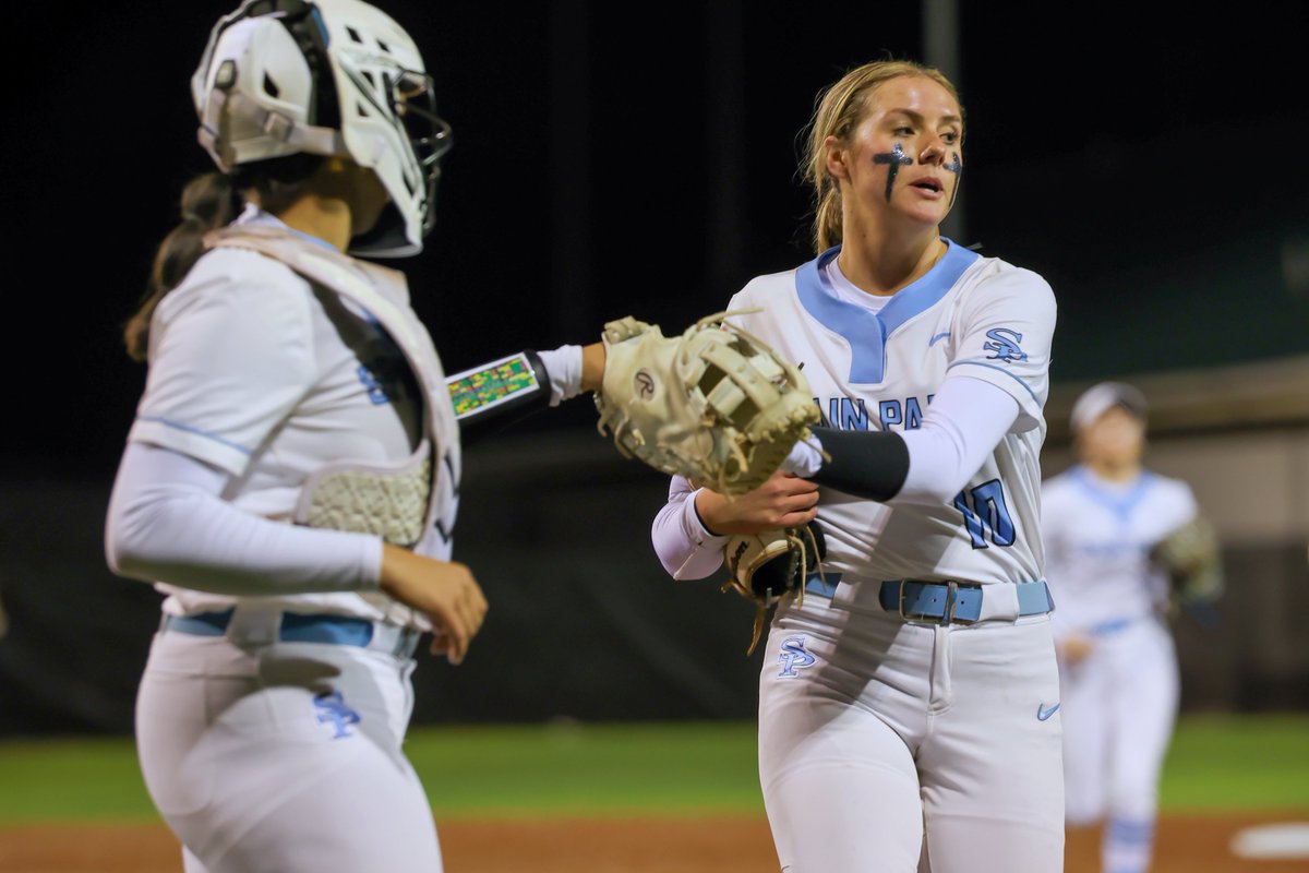 Spain Park responded from an early 2-0 deficit to score three unanswered runs and defeat rival Oak Mountain in area play. Story: shelbycountyreporter.com/2024/03/15/spa…