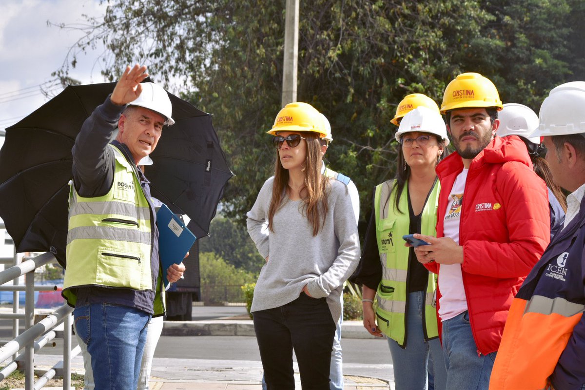 CCalderonRA's tweet photo. La obra del Canal Córdoba lleva más de 2 años de retrasos, pero ya casi. No es posible que el Acueducto tenga paradas las obras de Bogotá.

¡Después de reformar al @idubogota voy por el @AcueductoBogota! ¡Las obras se hacen y se entregan a tiempo! https://t.co/p9An9Ybfhs