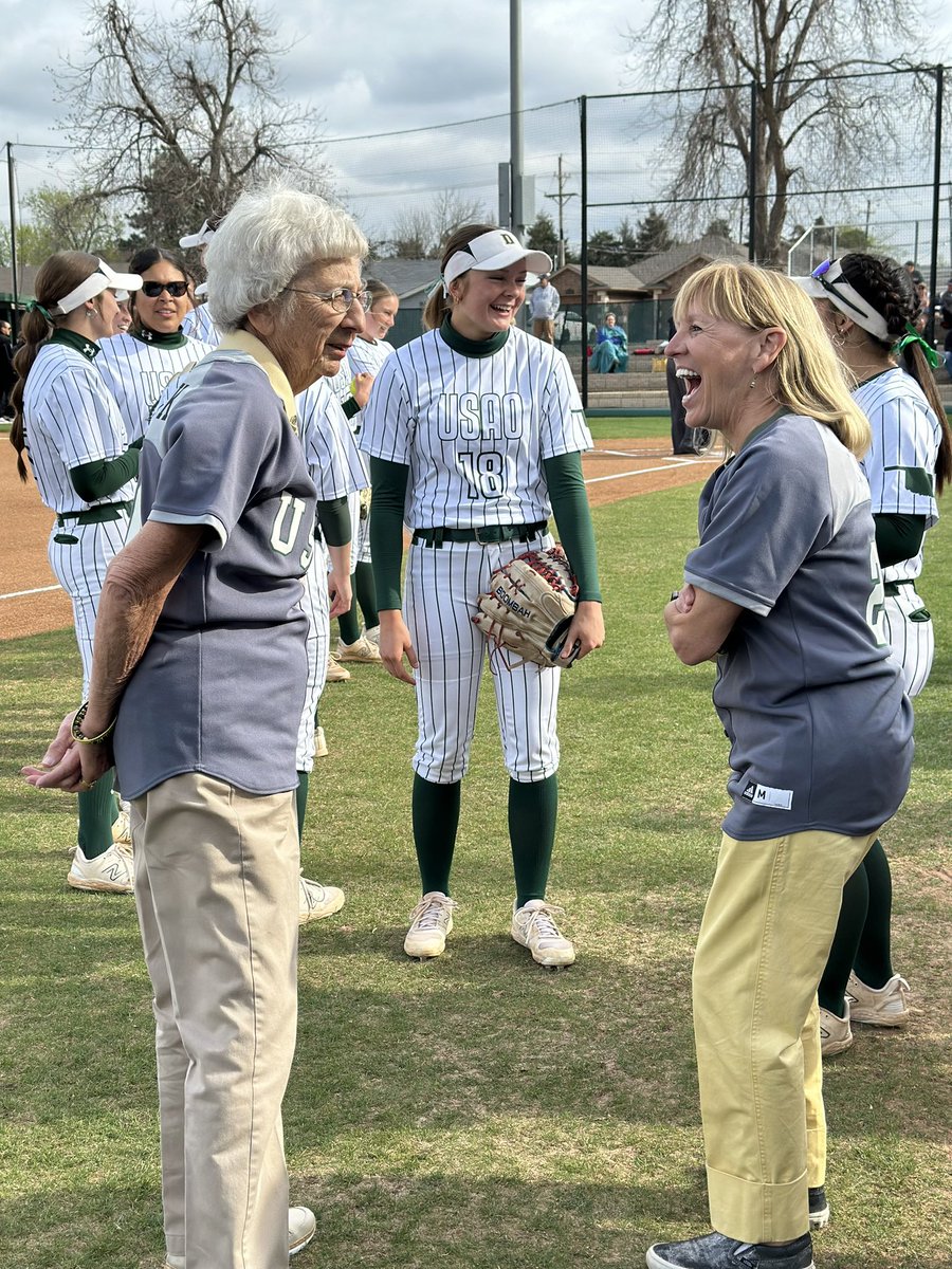 usaoalumni's tweet image. Softball Women’s History Night celebrating two women who have established Alumni Scholarships—Dr. Kathy Black and Dr. Krista Jones!  #WomenHistoryMonth