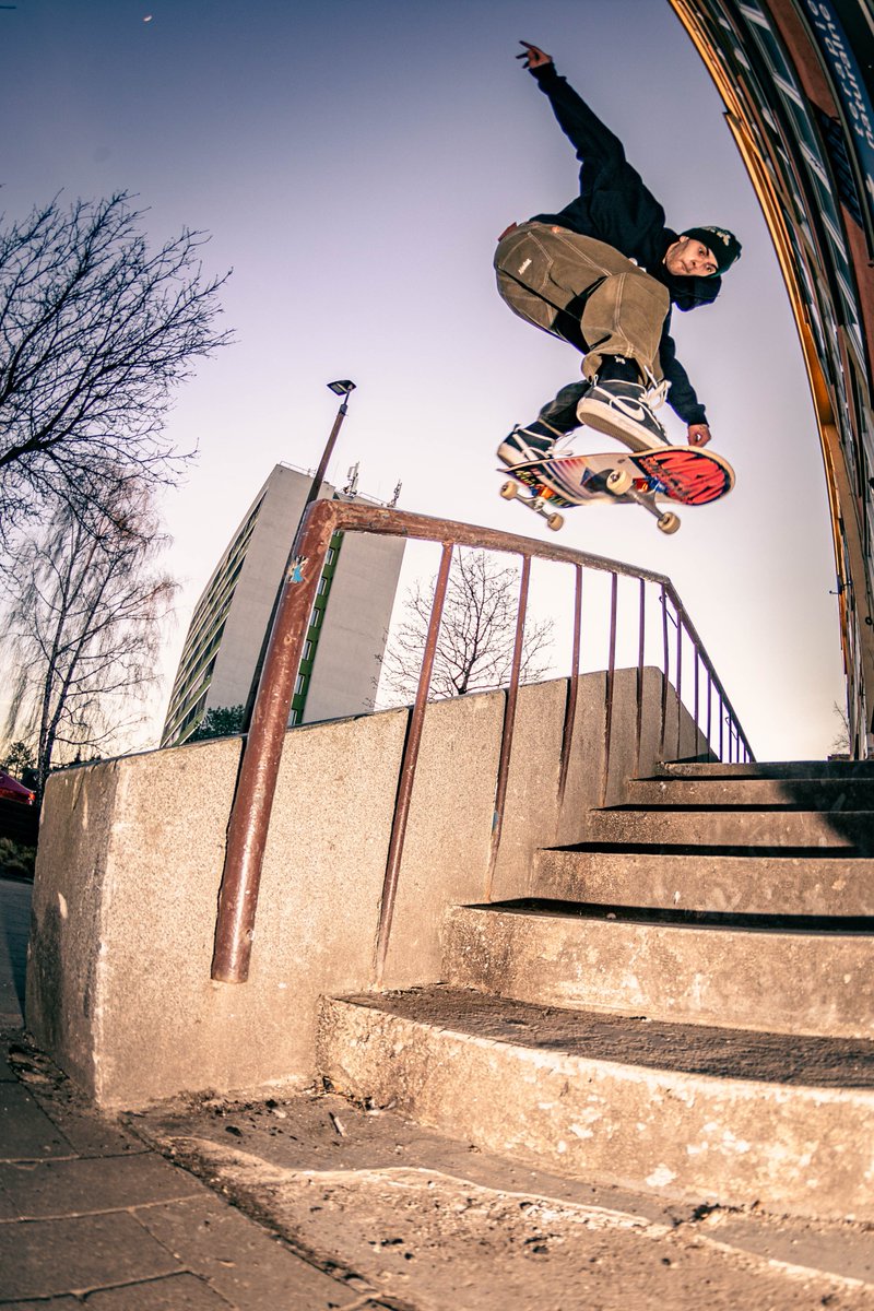 PoziomPhoto's tweet photo. #spring #skateboarding #photography #photo #Krakow https://t.co/Z7q64RneNd