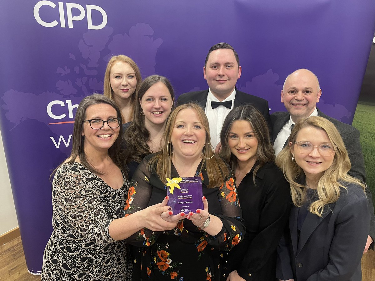 We won!!! The awesome People & Culture team @ColegyCymoedd @CIPDWales #yourtimetoshine