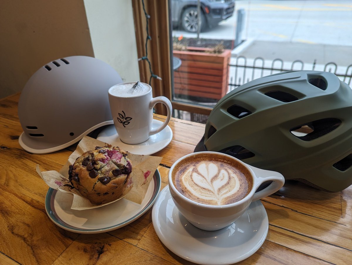 JenkinsCalebL's tweet photo. Fulfilling another part of the downtown living dream. 🚲☕

#BrightonMI 
#BrightonMichigan
#LoveLivCo https://t.co/Optt4Xr5e5