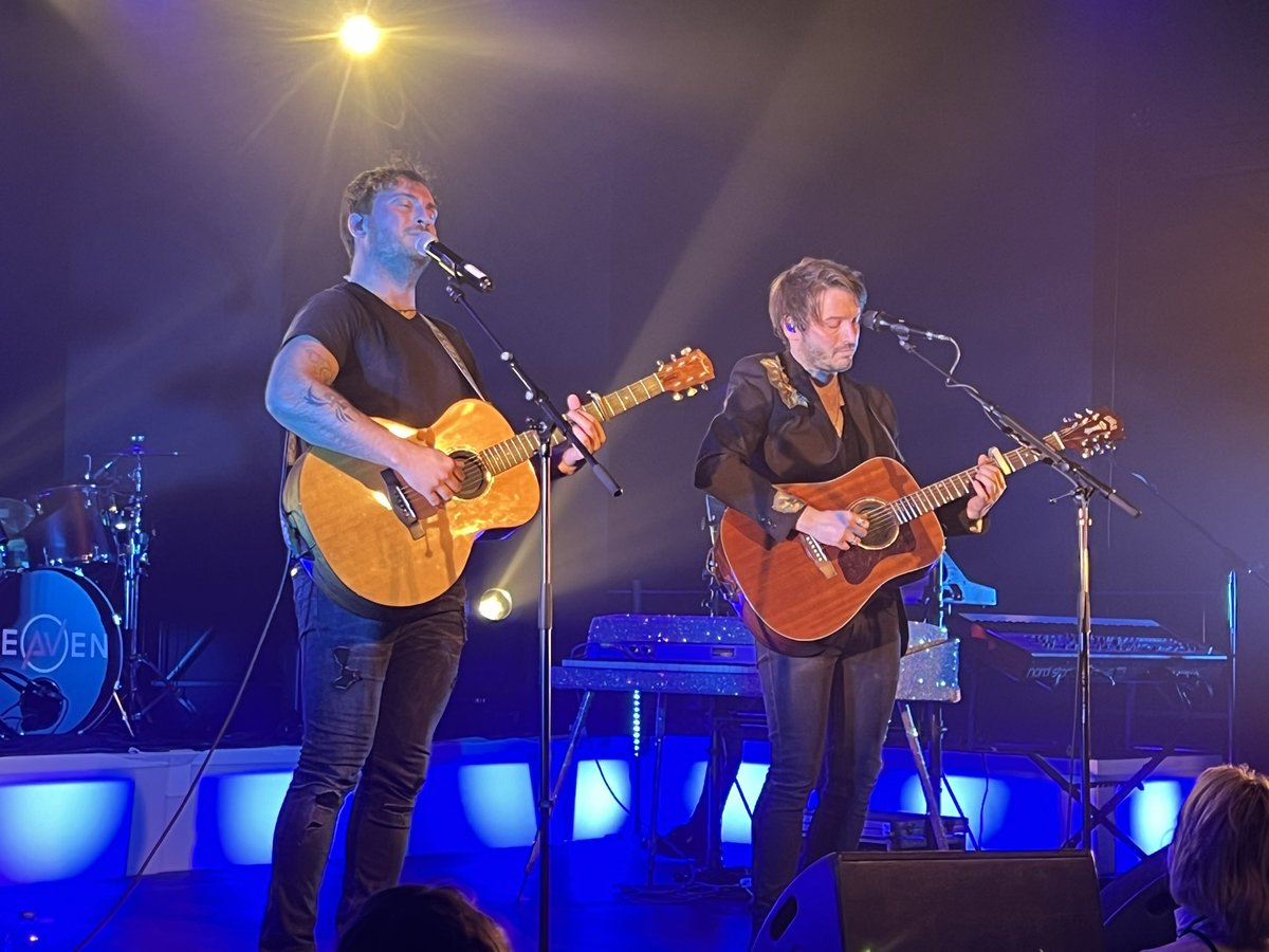 On part, on prend la route, on va à droite à gauche. Mais on n’est jamais aussi bien que chez soi, qui plus est quand on a la chance d’avoir un super groupe comme #Reaven. Merci les gars. #Troyes #Aube #pop #Rock #Poprock #concert