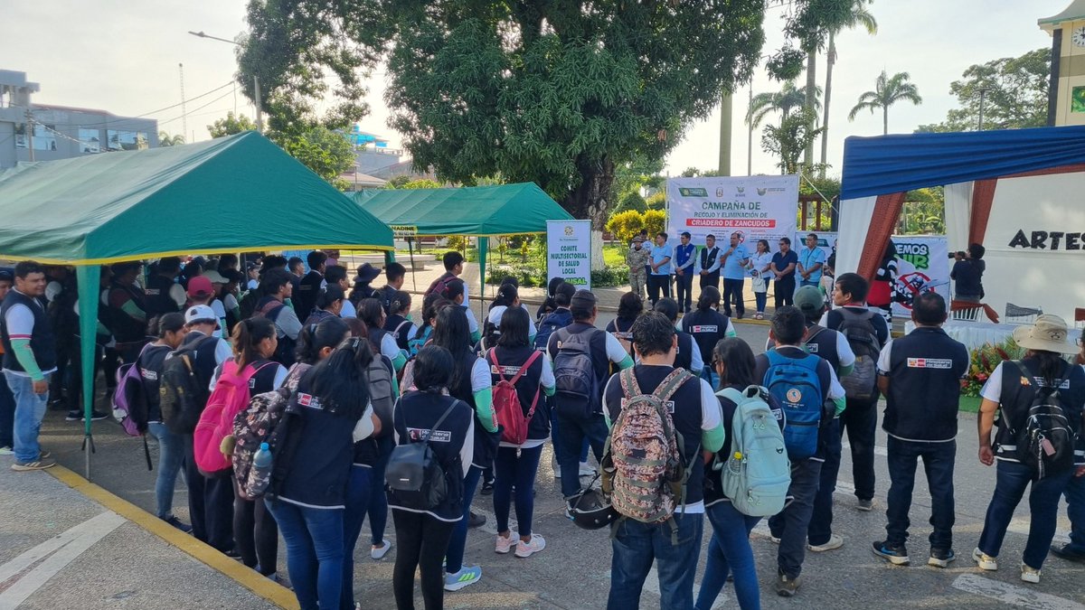 Minsa_Peru's tweet photo. #UnidosContraElDengue en #MadreDeDios 🇵🇪 | Con el objetivo de evitar la proliferación del zancudo transmisor, la #Diresa Madre de Dios y el Comité Multisectorial de Salud Local realizaron la campaña de identificación y eliminación de criaderos en el sector 10 que comprende el centro de la ciudad de Puerto Maldonado.
✅Participaron personal del @EjercitoPeru, Defensoría del Pueblo, Municipalidad de Tambopata, entre otras entidades comprometidas en la lucha contra el #dengue.