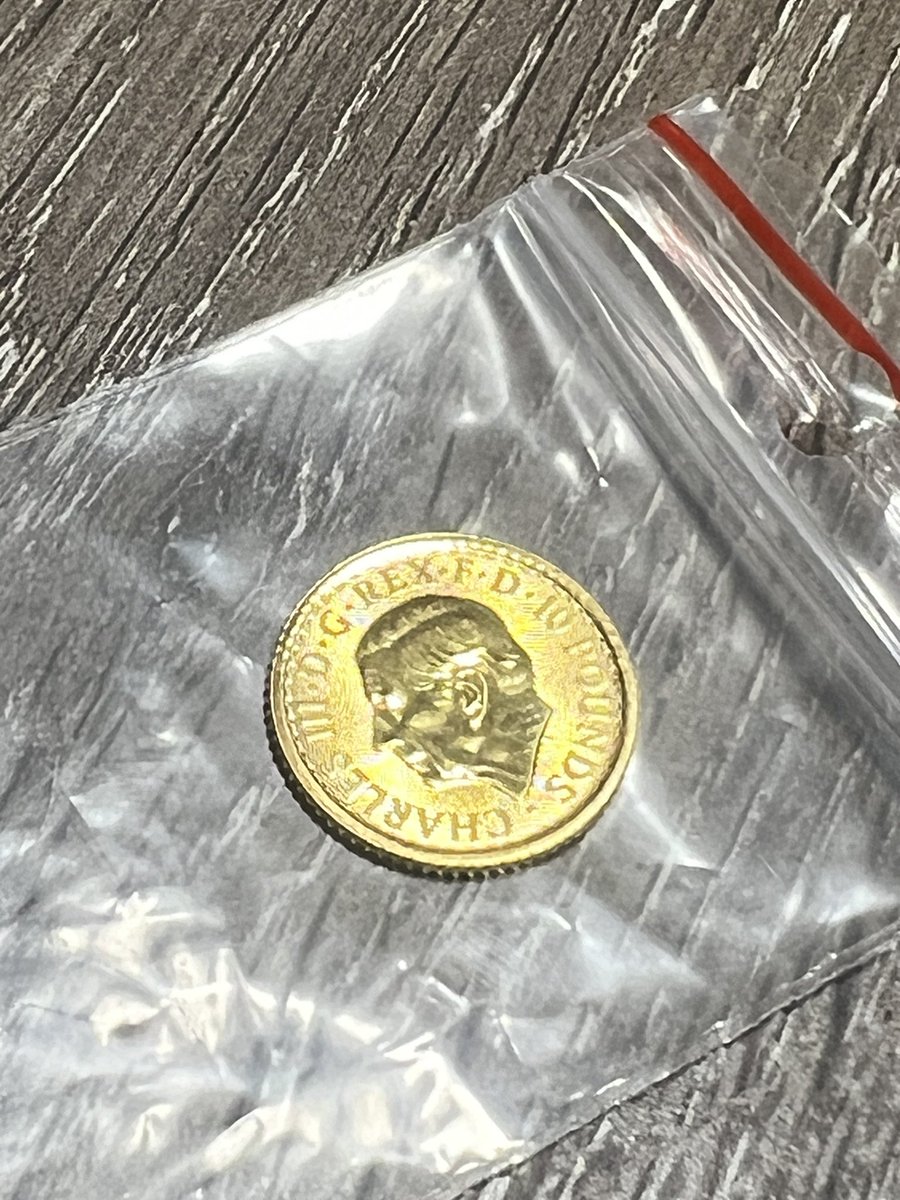 dreypor's tweet image. Traded in #CryptCandy for real GOLD!!!Thanks @The_Crypt_NFT and @v1rtualn0mad! Silver or Gold, your choice! Only project know of who rewards like this! See for yourself! discord.gg/AnvaFv7J