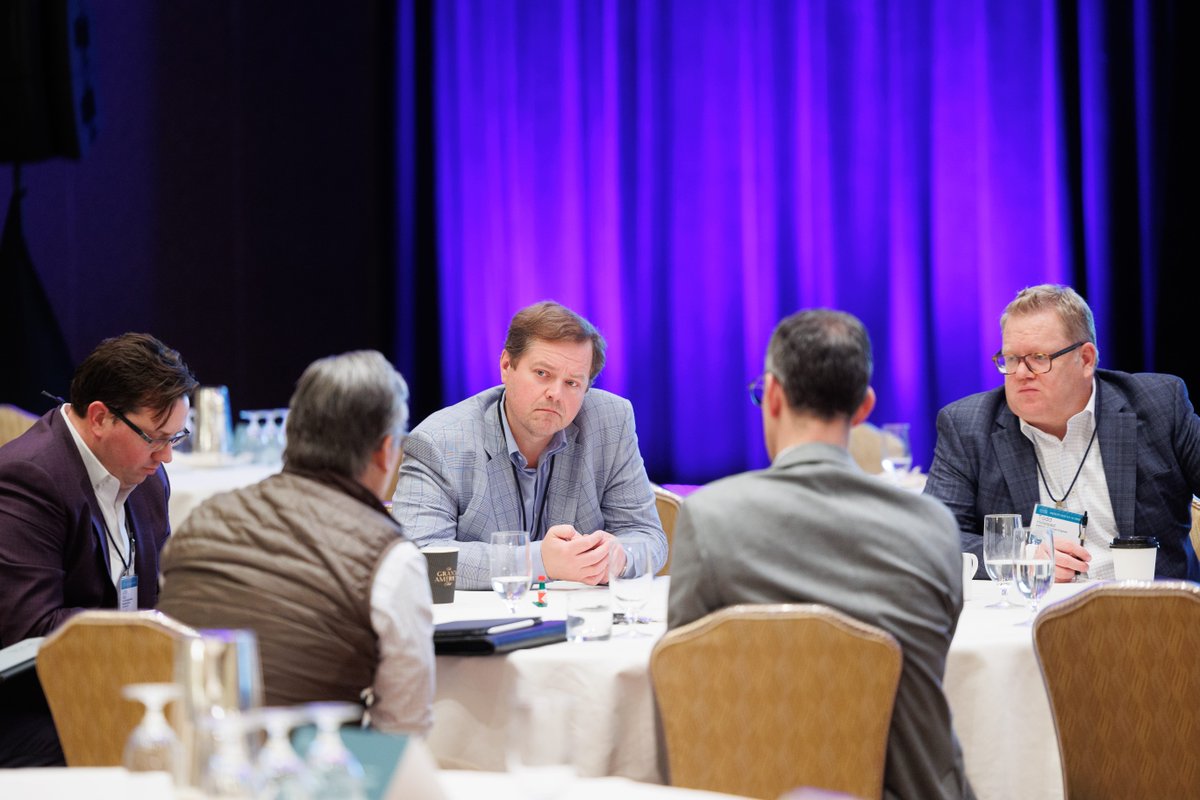 barronsadvisor's tweet photo. Industry trailblazers, @rchusker, @OpenAdvisor, @Ritholtz, and @LizNesvold took the stage today to discuss what’s ahead for the industry and how advisors can prepare. Advisors then dug deep into these issues in small discussion groups. #BAIndependent
📸: @lilaphoto https://t.co/RWzEI225Jy
