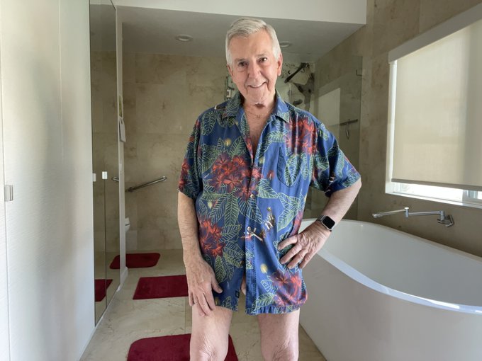 Tommy Bahama shirt shoot... just a little peek-a-boo here , x-rated video on https://t.co/Euc7IkuWdE  #ranchomiragedaddy<a href="/tag/lgbtq"class="tags"><span>#lgbtq</span></a><a href="/tag/papi"class="tags"><span>#papi</span></a><a href="/tag/dilf"class="tags"><span>#dilf</span></a><a href="/tag/silverfox"class="tags"><span>#silverfox</span></a><a href="/tag/daddies"class="tags"><span>#daddies</span></a><a href="/tag/maduro"class="tags"><span>#maduro</span></a>