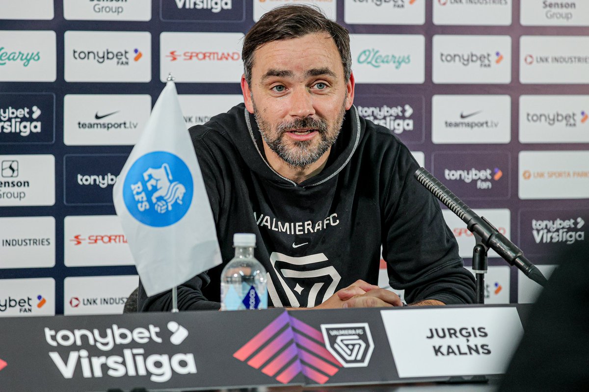 valmierafc's tweet photo. Jurģis Kalns: “Tagad jāgatavojas nākamajai spēlei, sezona tikai sākusies, ir prieks to sākt ar sešiem punktiem” 🎙️
Vairāk lasi: https://t.co/0UPSKRezQV ⬅️
#RFSVAL #TonybetVirsliga #Virsliga #ValmieraFC #StāvPāriVisamValmiera ⚫🟢 https://t.co/MK0qw6Fo6Y