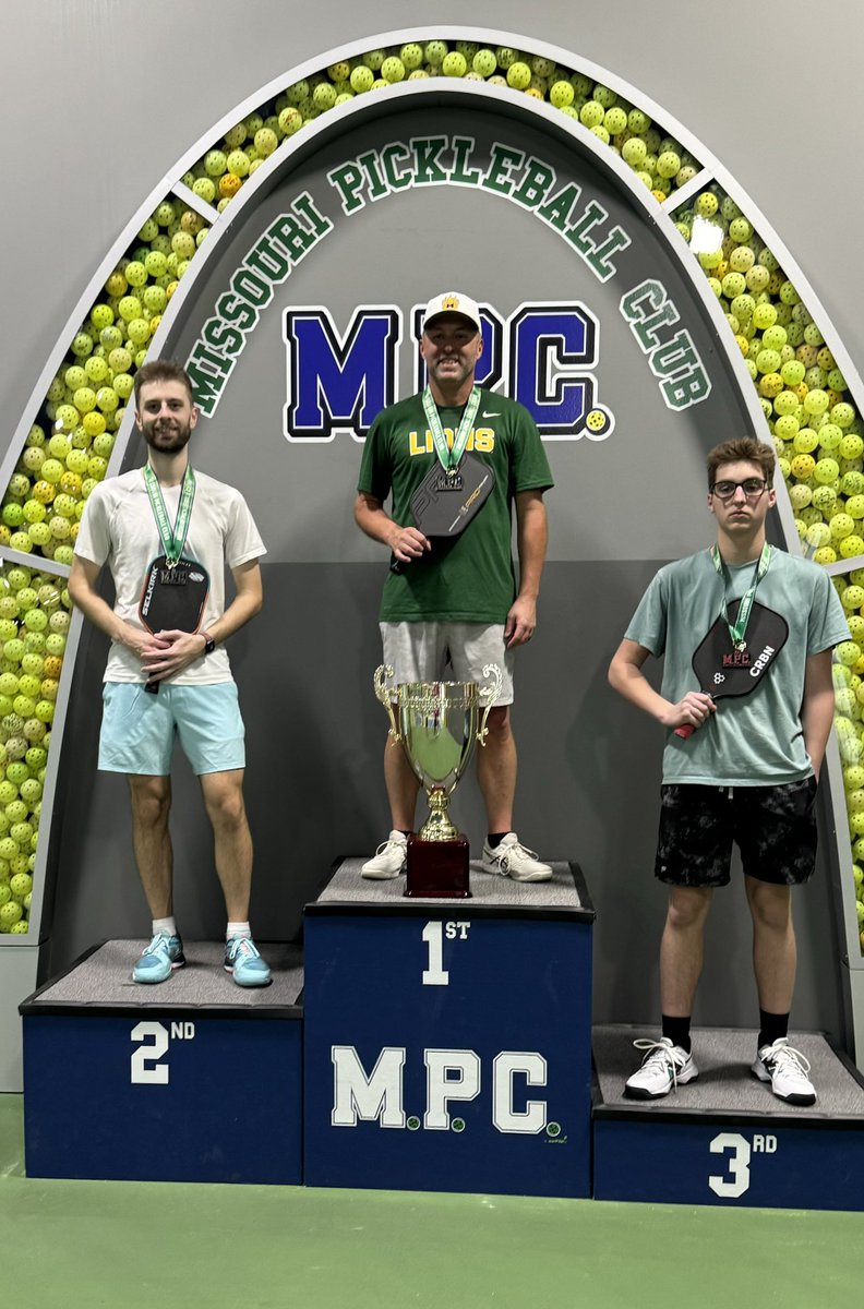 Got 2nd place in the MPC Men’s 3.0 Singles tournament. Lost in WR1 and made the Losers bracket run all the way to Grands.