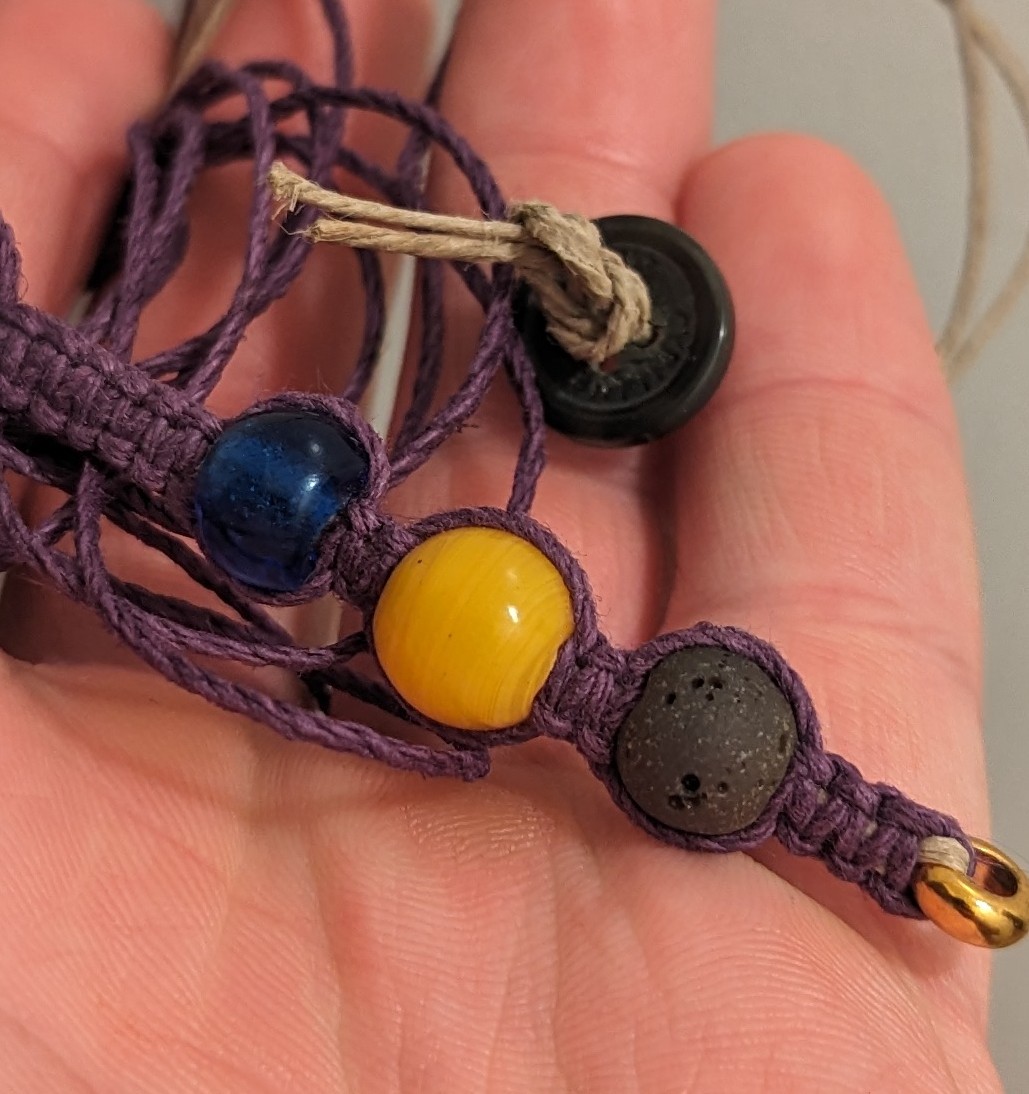 heath_cycle's tweet photo. Something in the works
A slim, balanced creation
Colorful and mild

#HeathCycle
#bracelets
#jewelry 
#macrame https://t.co/fblpJ0MVue