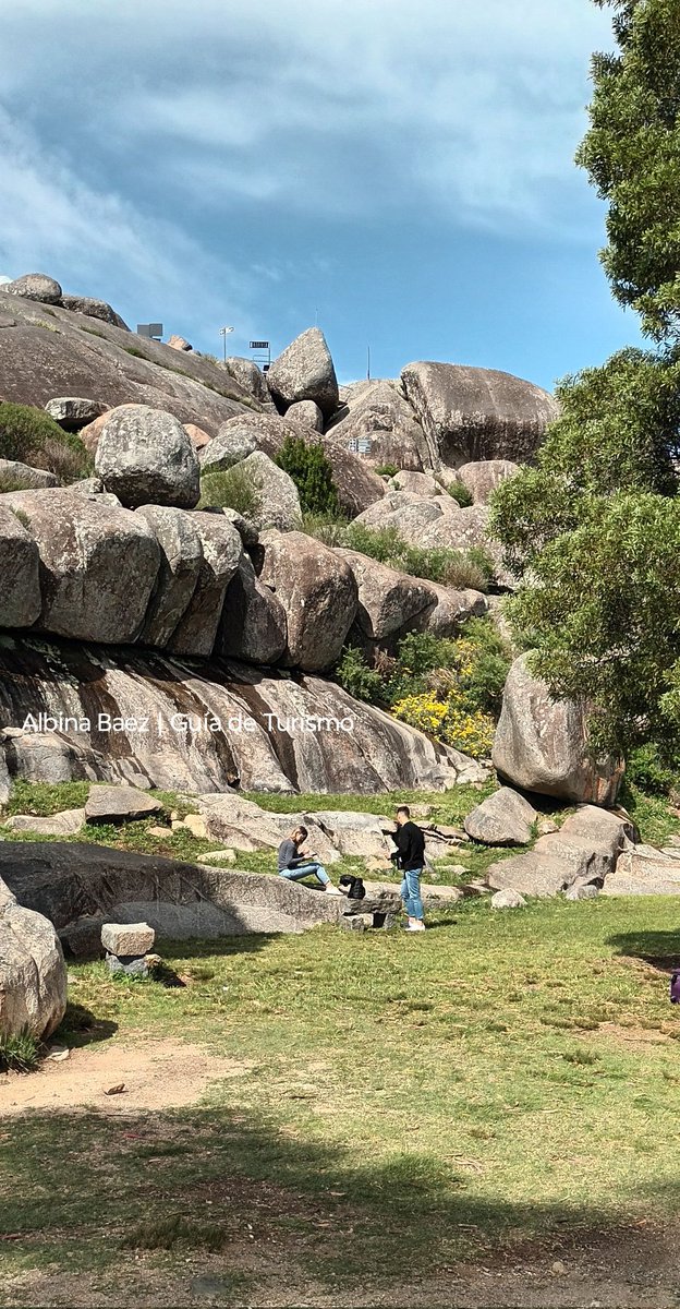 baturtandil's tweet photo. ¿Pensando en descubrir lugares nuevos? 
Las Sierras de #Tandil estan en #BuenosAires y además de ser muy lindas, podés disfrutar de:

🚶🏽‍♀️Excursiones con la guía de turismo Albina Baez
🍽️Gastronomía regional 
🏕️Relajarte y descansar

🤳Consultas por WhatsApp https://t.co/QnTkXrBbSZ https://t.co/vUKpdWJ04u