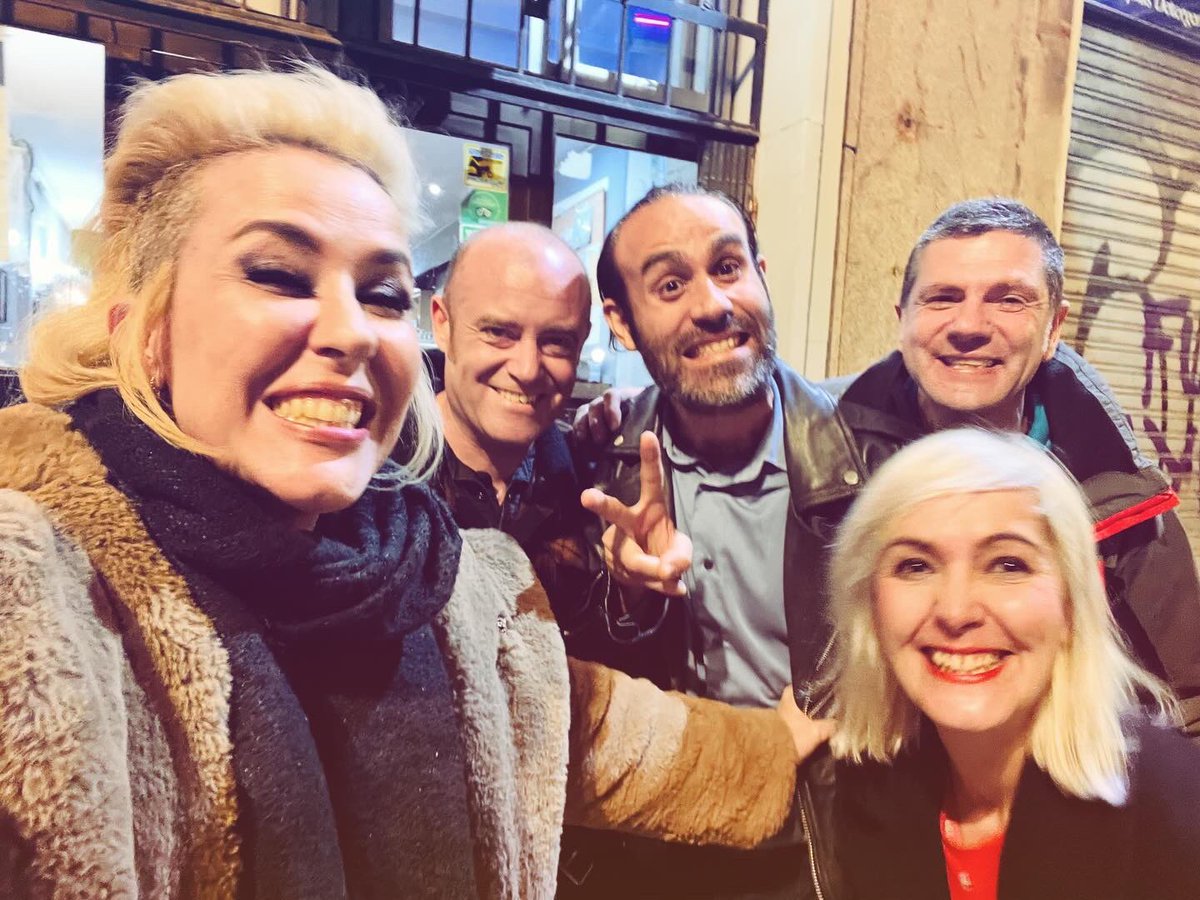 judithmateo's tweet photo. 🔥 Friday night!

Reencuentros con amigos @juankarboikot @ChuseJoven belenortega y @juanjoreig ! 

Con qué foto te quedas? https://t.co/BJtFWfFHmd