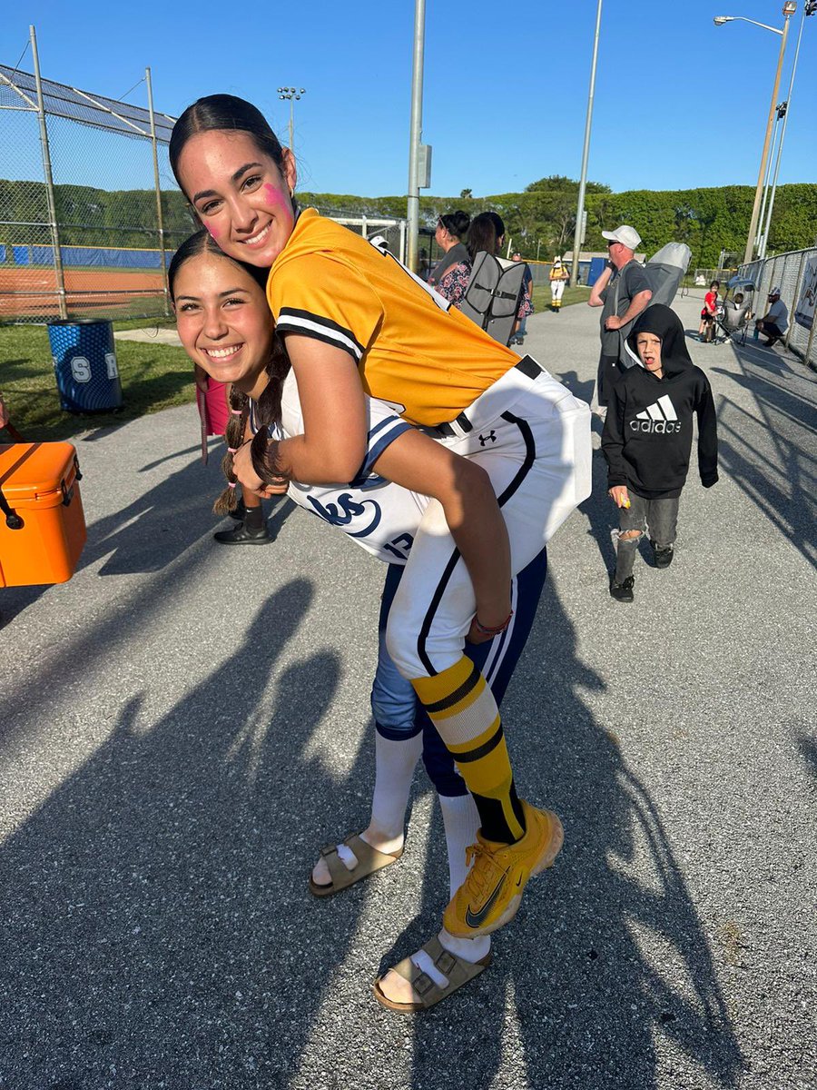 Face off with my little sis @Gianni19Torres I love you!!! Can’t wait until we’re in the same dugout again with @TGA_Turner 😊😊😊🧡🧡🩵🧡🩵🩵🧡🩵🧡🩵