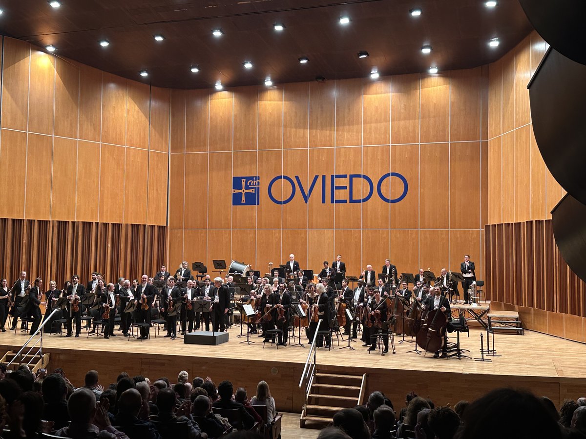 RamonSobrino1's tweet photo. Gran concierto de @OSPAcom con música tardo-romántica rusa.
#Concierto2 de #Rachmaninov, con #NikolaiLugansky al piano (y propina de Bach-Rachmaninov)👋👋👋
#Quinta de #Tchaikovsky.
Gran dirección del maestro #ThomasDausgaard👋👋👋
Concertino: #AitorHevia @CuartetoQuiroga https://t.co/KMiuAFD2SV