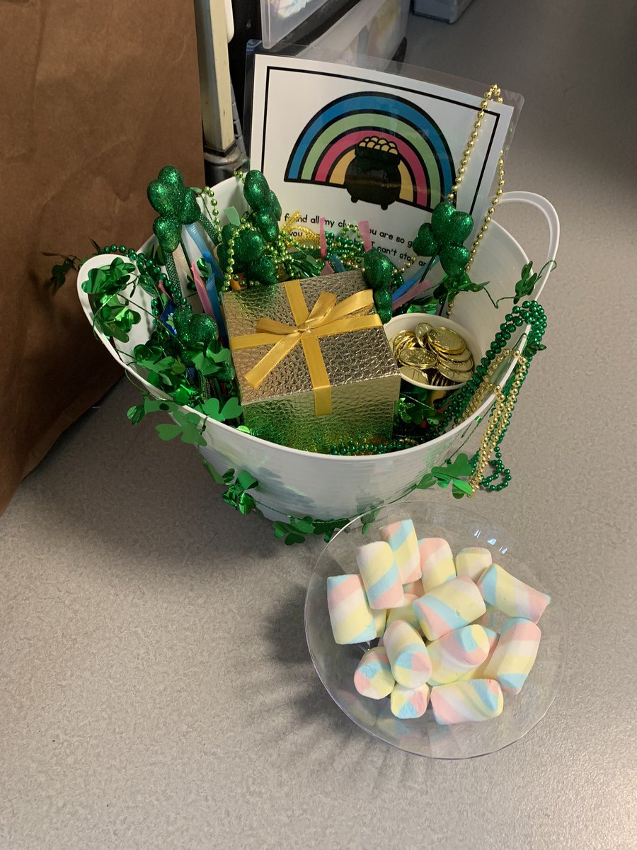MPreschoolers's tweet photo. Happy St. Patrick’s day from all these crazy kiddos! 💚💚💚 #littlezeps #preschool #leprechaun https://t.co/RkgBMHI1OM