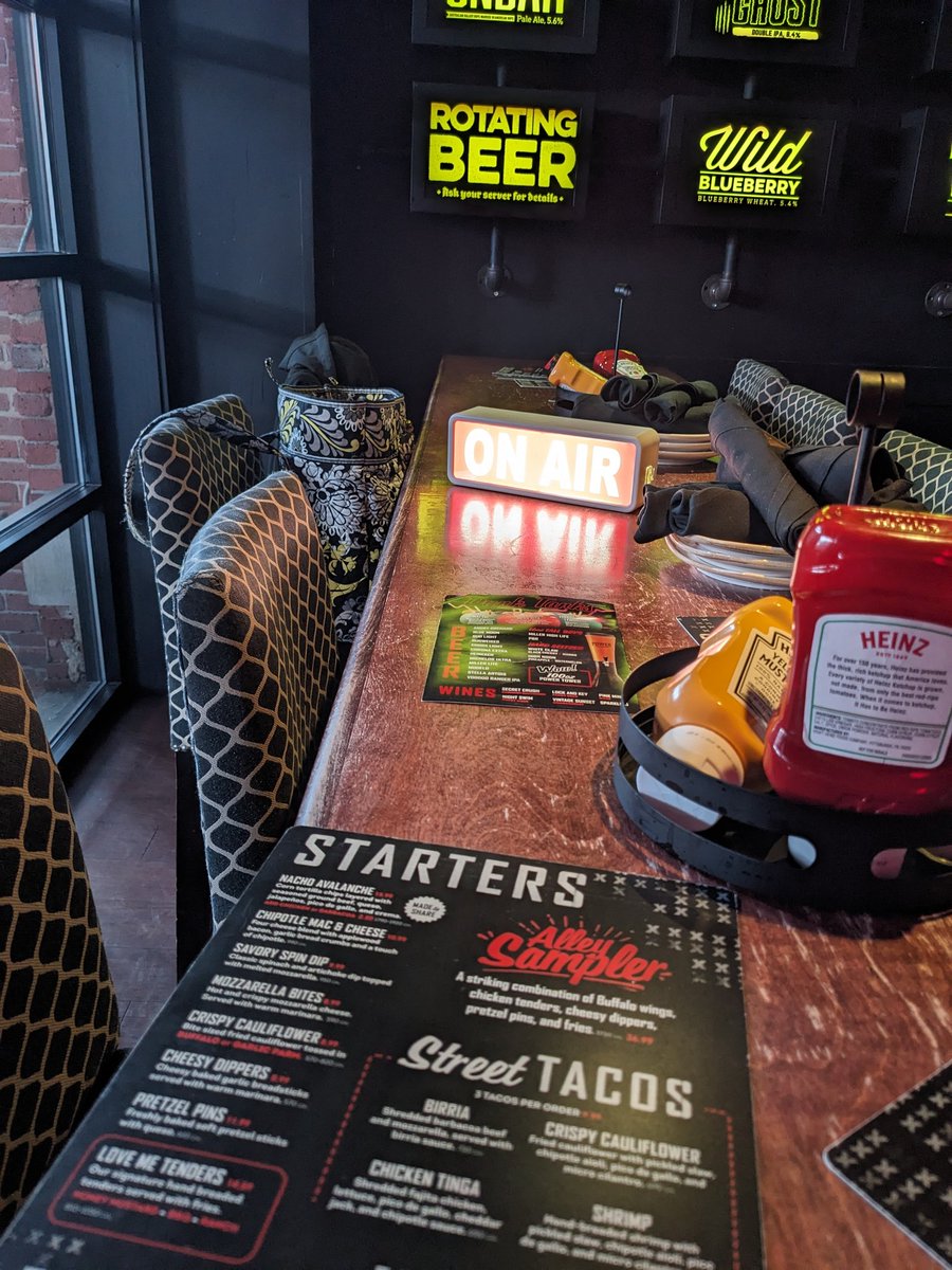 MoSchneids's tweet image. We&apos;ve got a table at the front! Come find us, TV SIG! #ScmsTV #Scms24