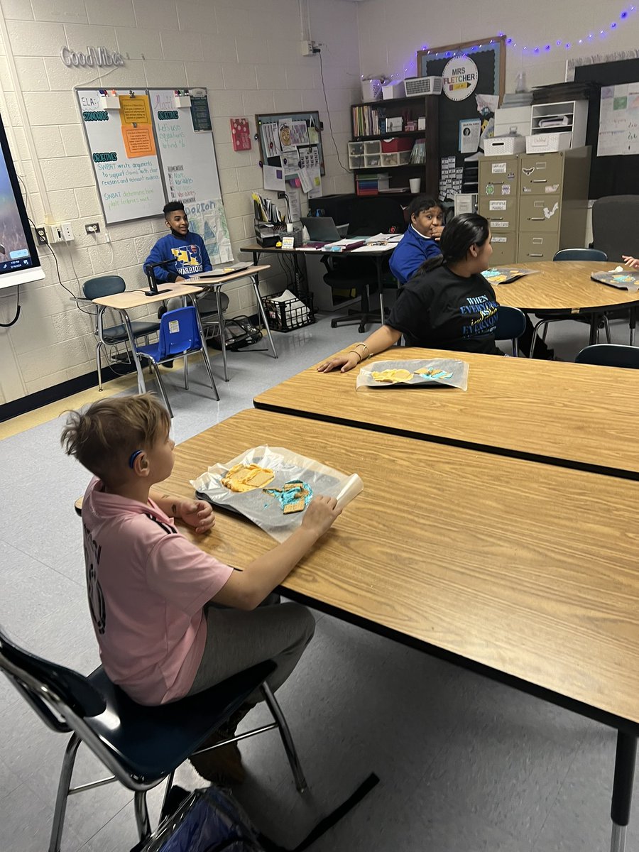 Angela Falkenstein tweet media