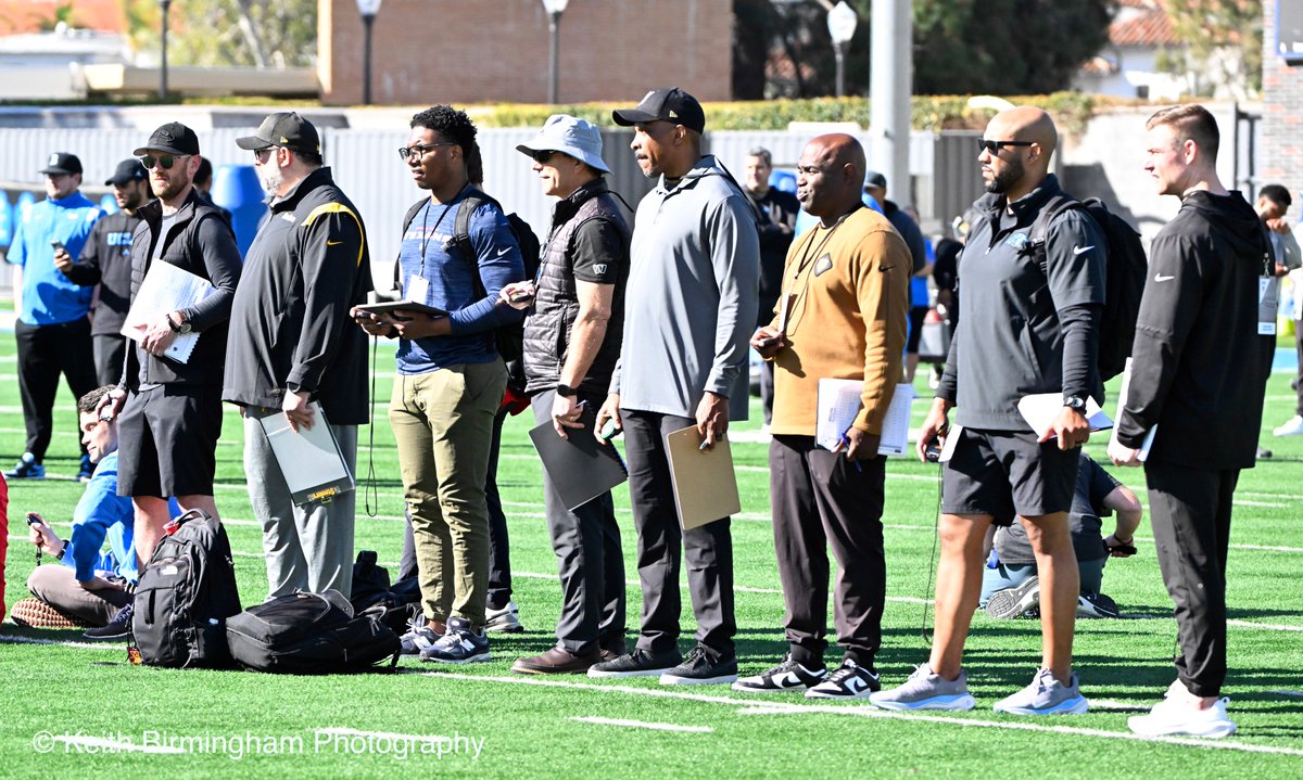 photowkb's tweet photo. Scenes during Football Pro Day at UCLA with #LaiatuLatu #DeShaunFoster #AlexJohnson #JosiahNorwood #CarsonSteele #KennyChurchwellII #DariusMuasau #GabrielMurphy #EricBieniemy #JerryNeuheisel #DorianThompsonRobinson #GregDulcich #ZachCharbonnet #SeanRhyan @InsideSoCalSpts #ucla https://t.co/GKWTzqsM8O