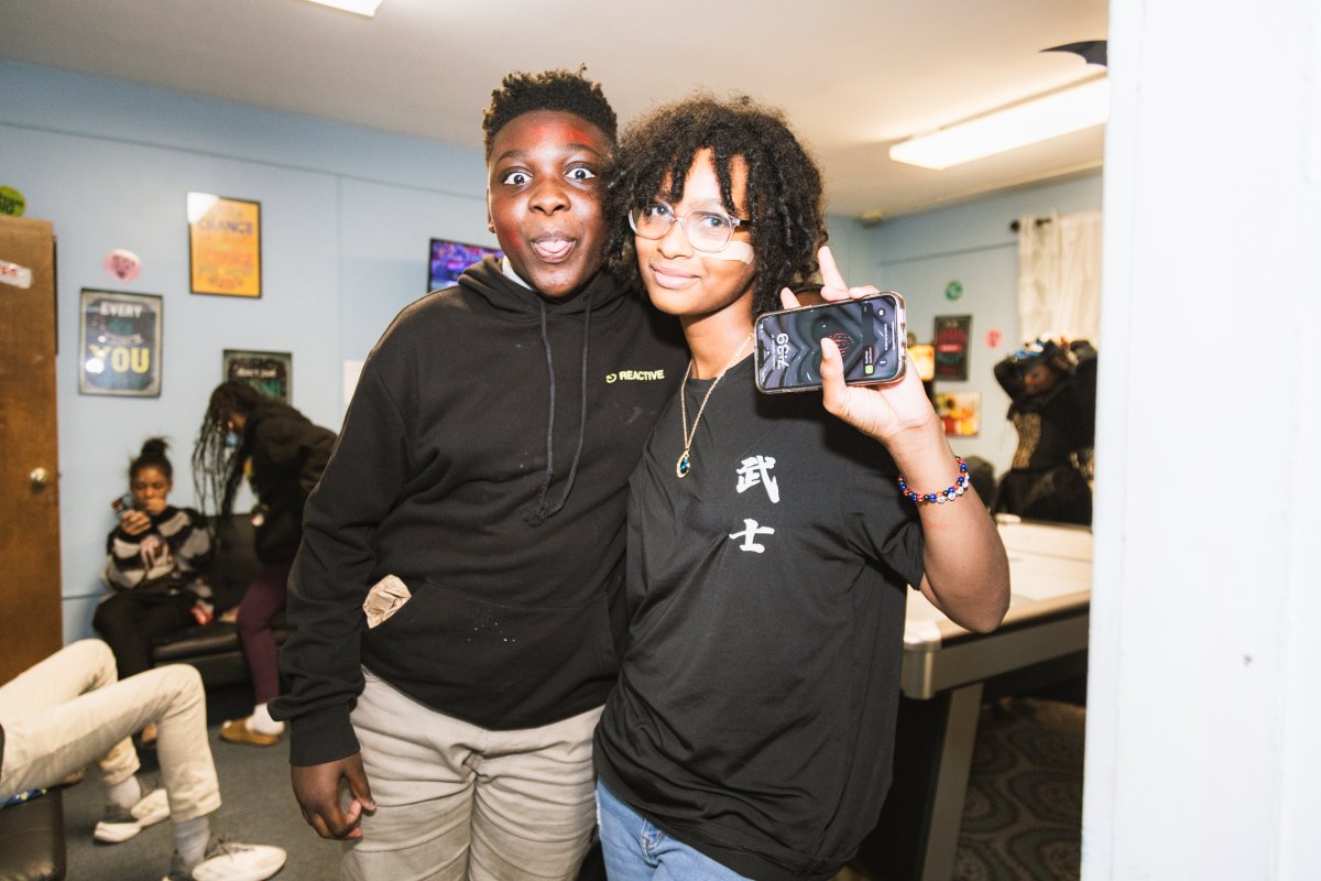 Looking for a new place to hang out? Say less! We have six Community Evening Resource Centers for youth and teens 🌃. They are open daily from 7 p.m. to 2 a.m. in #Philadelphia! Find a Center near you at phila.gov/cerc!