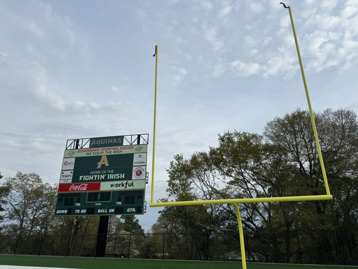 IrishNationAHS's tweet image. Scoreboard and field goal posts are up! It really brings it all together! Football is right around the corner. Get ready to come back home Irish Nation! 

#Family #IrishNation #BuildingOnTradition #Football #Aquinas #LevelsAbove