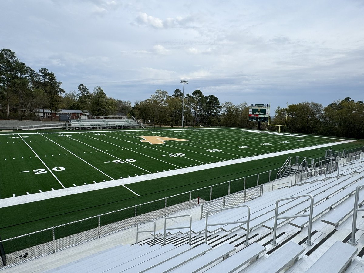 IrishNationAHS's tweet image. Scoreboard and field goal posts are up! It really brings it all together! Football is right around the corner. Get ready to come back home Irish Nation! 

#Family #IrishNation #BuildingOnTradition #Football #Aquinas #LevelsAbove