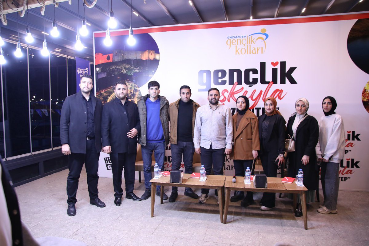 📍Gençlik Aşkıyla Gaziantep 🙋🏻‍♂️ İl Gençlik Kolları çevre,Şehir ve kültür birimi olarak Gençlik Aşkıyla programımıza, katılım sağladık çok verimli ve eğlenceli çoşkulu Işıl Işıl programdı emeği geçen tüm kardeşlerime başkanlarıma teşekkür ederim. 🙂 #AKGENÇLİKGAZİANTEP🚀