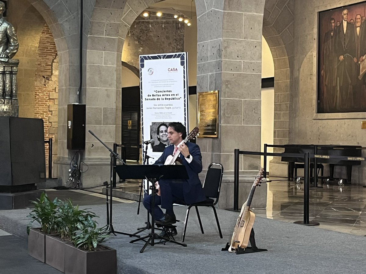 MusicaINBAL's tweet photo. Como parte de #MúsicaINBALporlaCiudad, todos los viernes a las 19:30 h, te esperamos en @CasaNuestraS. El día de hoy disfrutamos un concierto de guitarra a cargo del maestro Javier Hernández Tagle. #EntradaLibre https://t.co/jAPInDdFpa