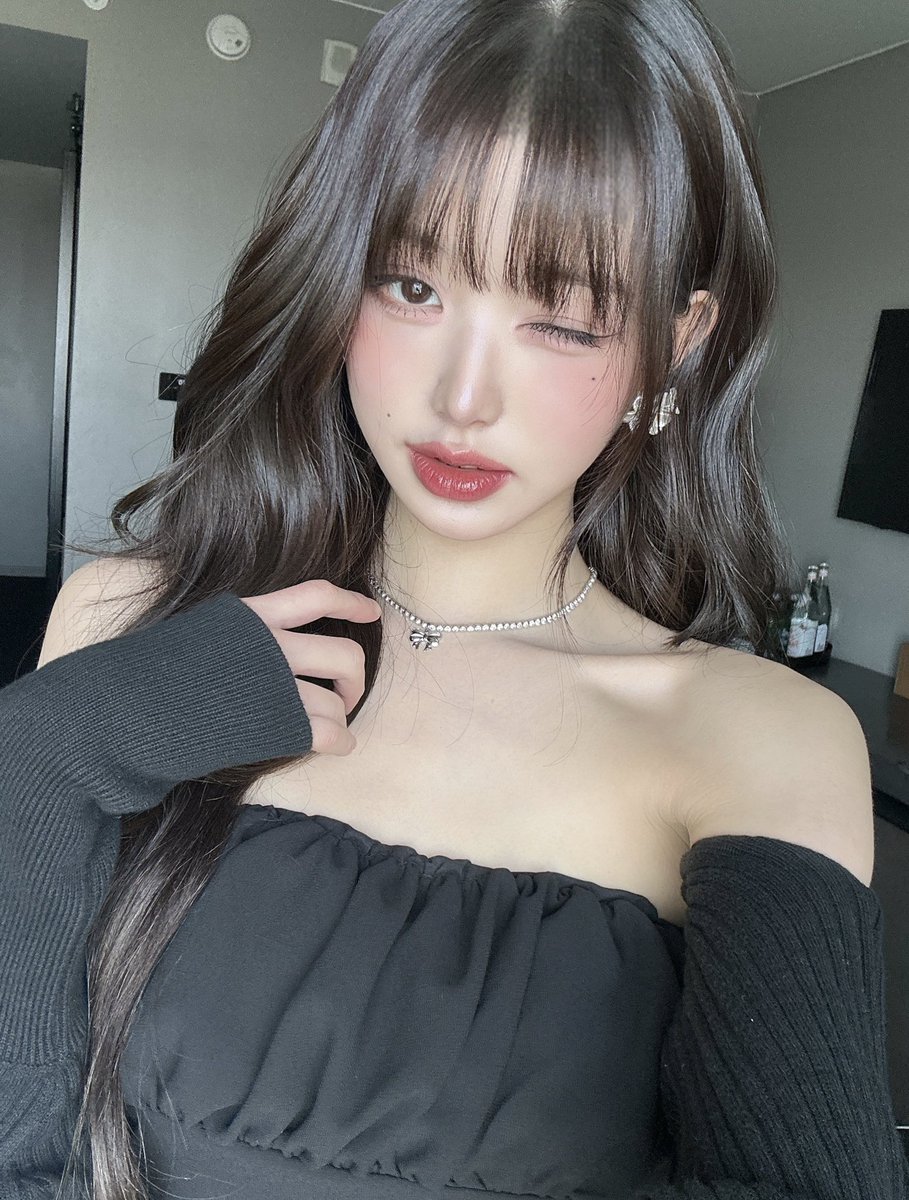 IVE_twt's tweet image. 비키 in LA🖤🖤

#IVE #아이브 #JANGWONYOUNG #장원영