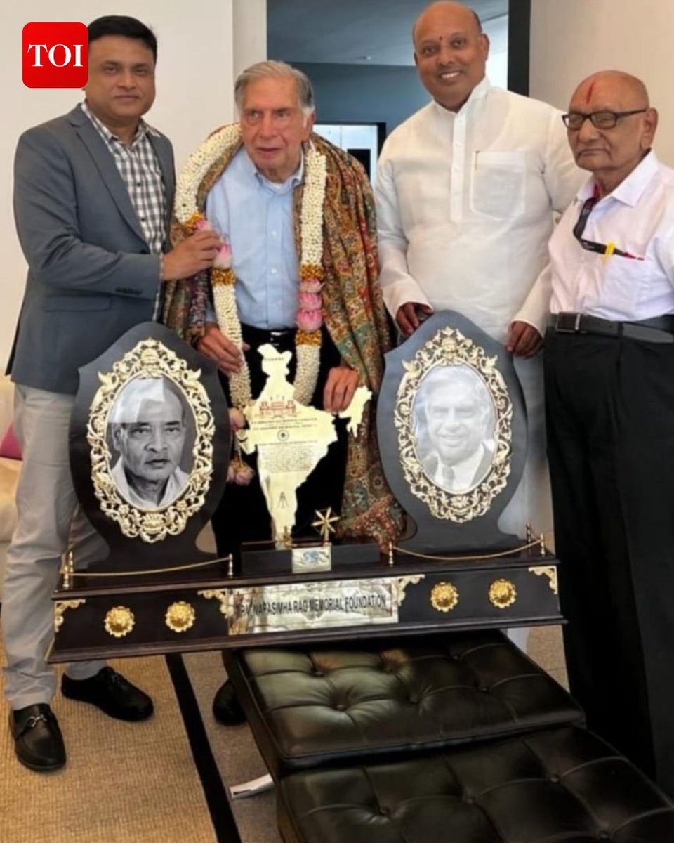 #InPics | Former Tata Sons chairman #RatanTata received the prestigious PV Narasimha Rao Memorial Award for his philanthropy work in Mumbai yesterday.