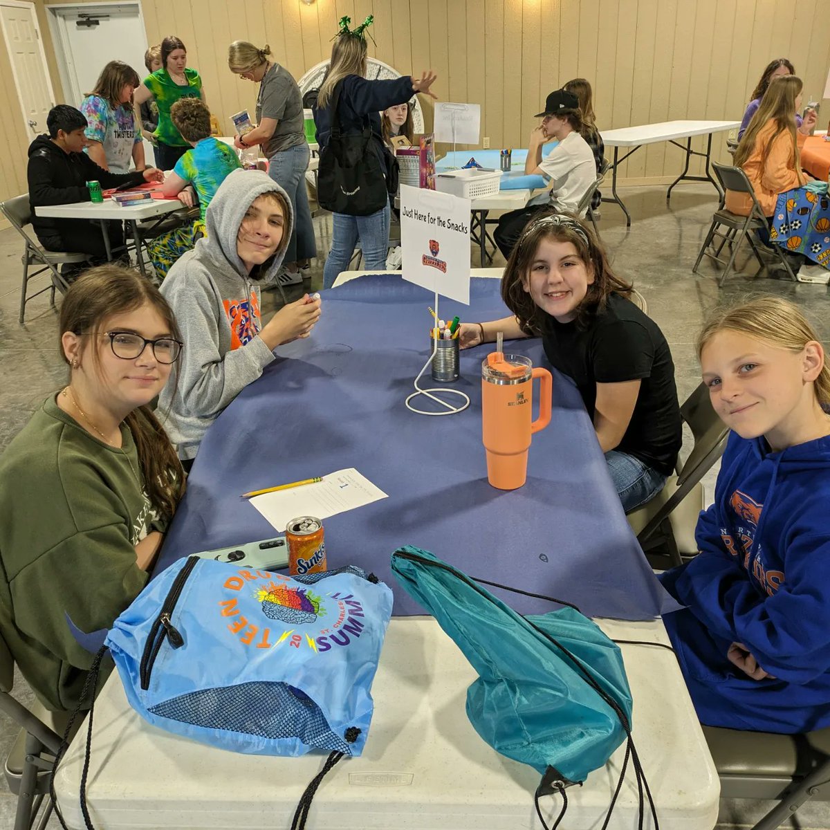 LibraryNpms's tweet image. Our NP Book Battle team represented us well at this year&apos;s Truman battle! We might not have brought home the trophy, but we did have a lot of fun showing off what we know about this year&apos;s Truman nominees! #npmsgrizzlies #grizzliesread  #wsdlibraries