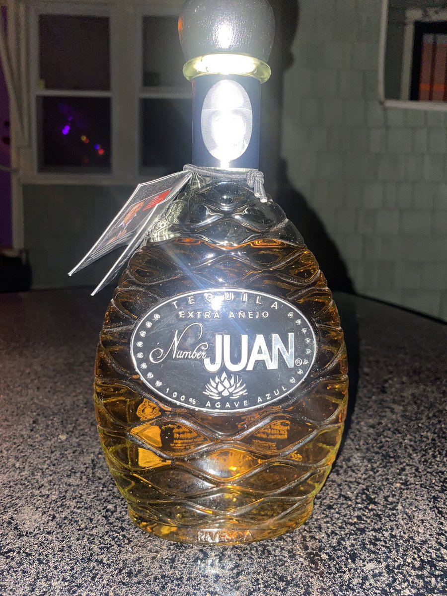 After a few enjoyable days on the road with @Ron_White, I treated myself to a bottle of his extra enejo Number Juan Tequila. Exceptional is the first word that comes to mind. If you like superior spirits, you deserve giving @DrinkNumberJuan a go. Enjoy!!