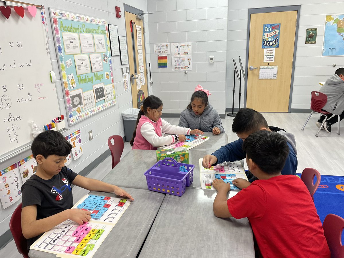 Some amazing otters using @UFLI!  They enjoy this manipulative. ❤️🦦 I love to see them happy and feeling successful!