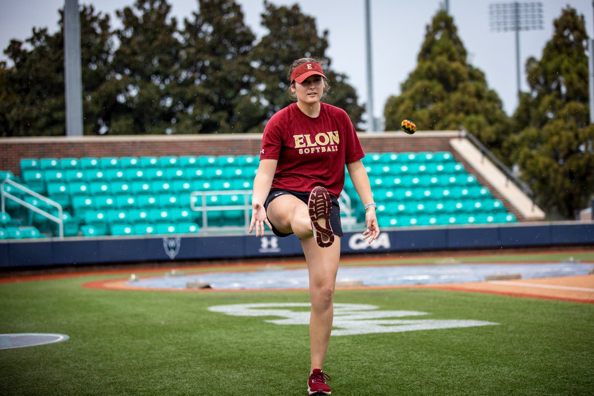 Hopefully, these photos from tonight's original pregame can help with your #Elon softball fix until tomorrow!

#EUSB 🥎 #Team47