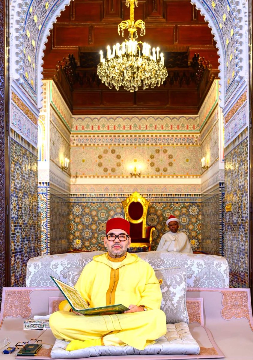 RmiliMeriem's tweet photo. أمير المؤمنين يترأس الدرس الأول من سلسلة الدروس الحسنية الرمضانية لسنة 1445 هـ https://t.co/RSlAnOC9yU