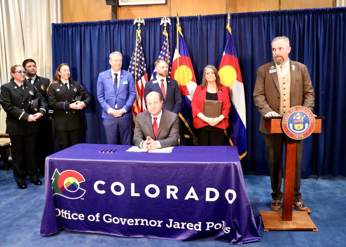 RepRyanArmagost's tweet image. #TeamArmagost had a bill signed into law today…
leg.colorado.gov/bills/hb24-1016
HB24-1016
“Defined Personnel for Emergency Telephone Services” was signed into law, officially classifying Emergency Dispatchers as First Responders!!!
🇺🇸🚨🚑🚒🚓☎️🚨🇺🇸
#911dispatcher 
#firstresponders