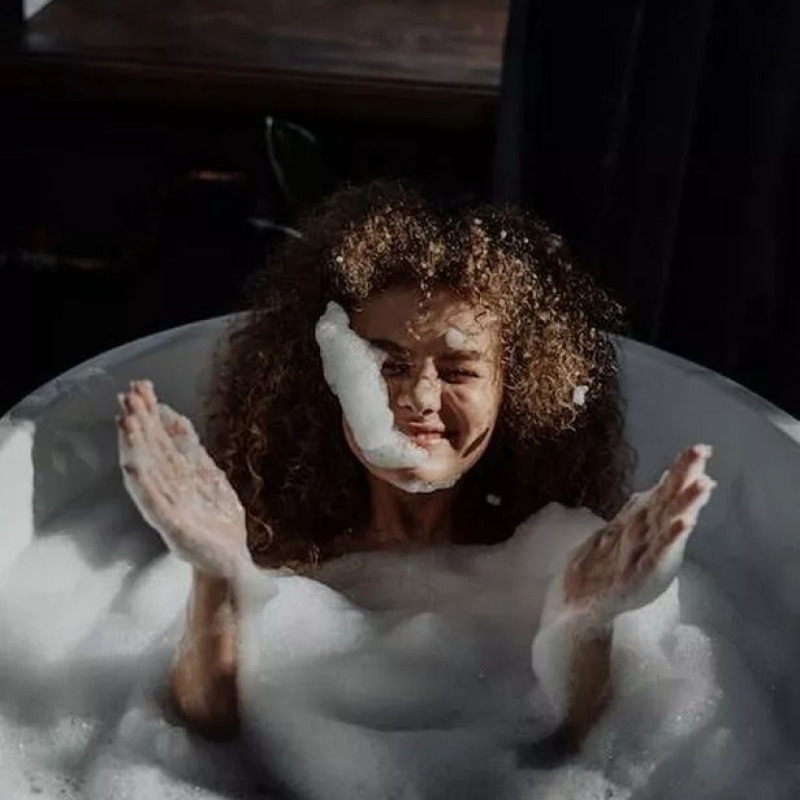 dlimichbebe's tweet photo. You can now get paid up to £400 a month to take baths and give feedback