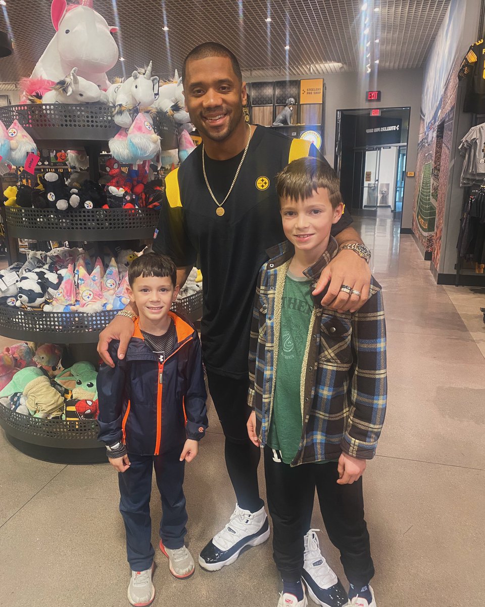 MrAdamMyers's tweet photo. @DangeRussWilson is a class act. Thanks for taking the time to get a picture with our boys today. It was our first time at the stadium and just happened to run into him at the pro shop. Here we go @steelers @steelernation https://t.co/Xr2YaaSSYi